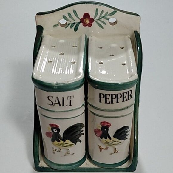Vintage Japan Handpainted Ceramic Wall Mount Salt & Pepper Shaker Set Roosters - Picture 1 of 13